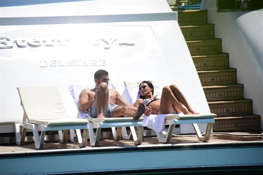 Ebru Şallı yeni sevgilisiyle görüntülendi