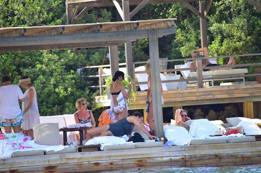 Hande Ataizi mankenlere taş çıkardı