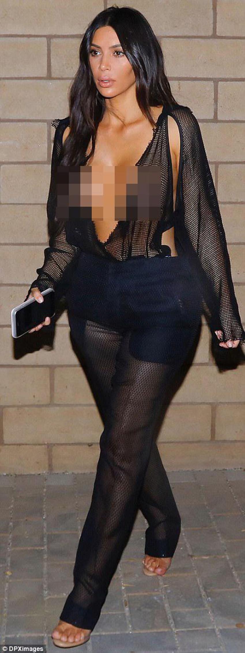 Kim Kardashian nasıl gündem olacağını iyi biliyor!