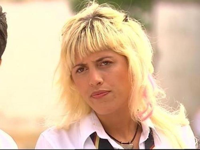 'Arka Sıradakiler'in Özge'si tanınmaz halde!