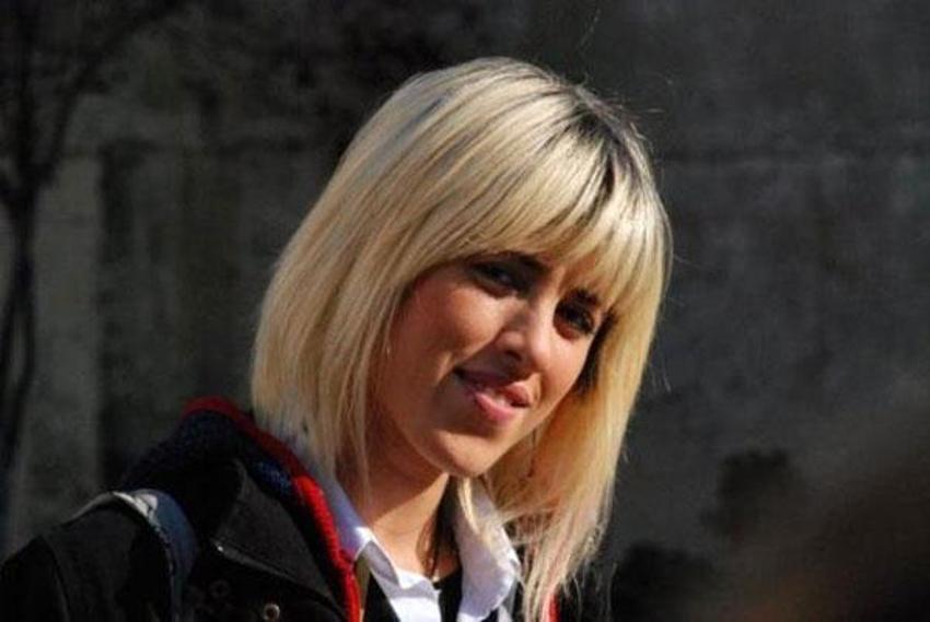 'Arka Sıradakiler'in Özge'si tanınmaz halde!