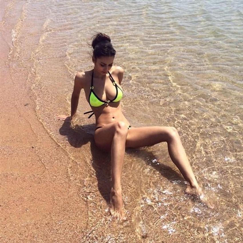 Helga Lovekaty bikiniyle Darth Vader’a aşkını ilan etti