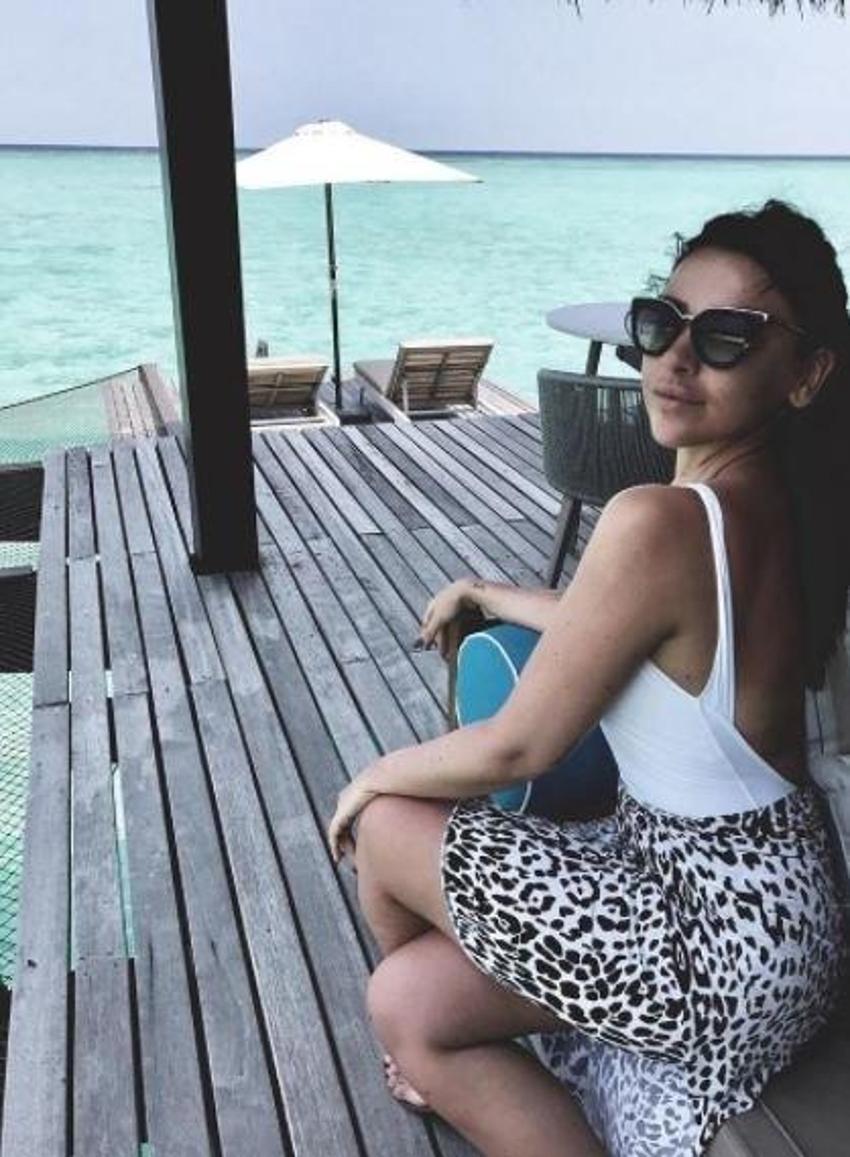 Hadise'den inanılmaz pozlar!