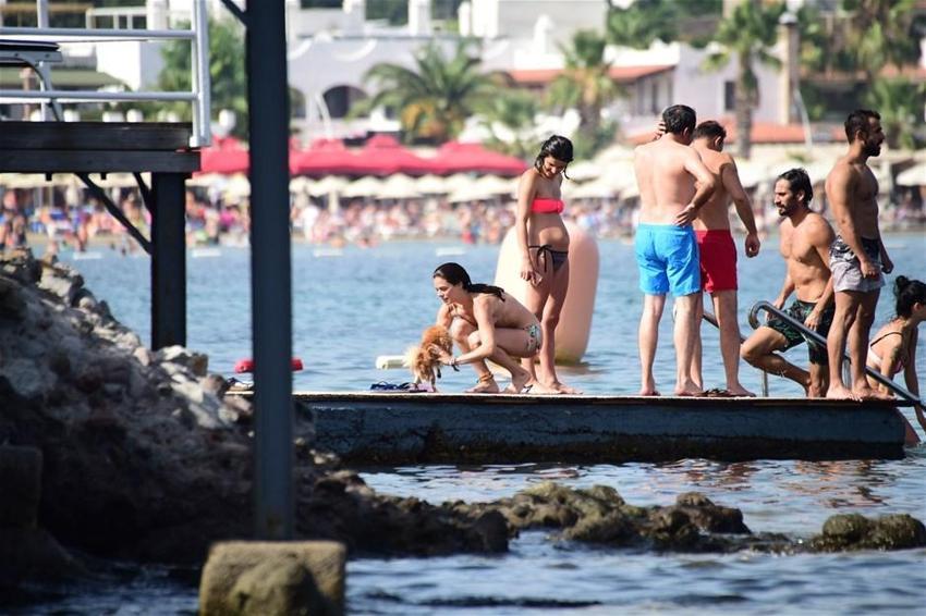 Özge’nin bitmeyen tatili!