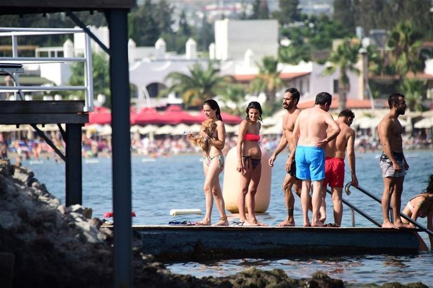 Özge’nin bitmeyen tatili!