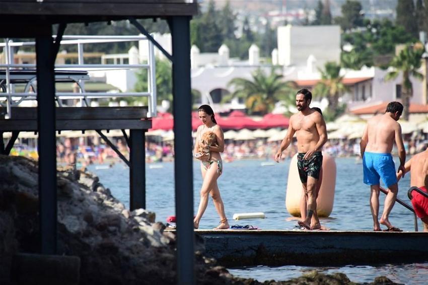 Özge’nin bitmeyen tatili!