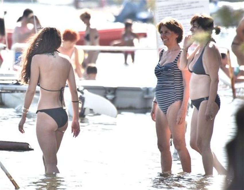 Birce Akalay dayanamadı...