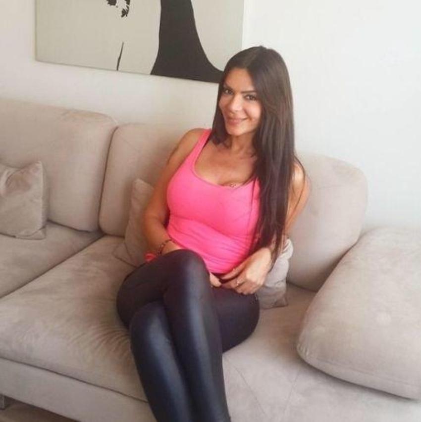 Sevda Demirel: 'Kölen olayım, ayağını yıkayım!' diyenler var