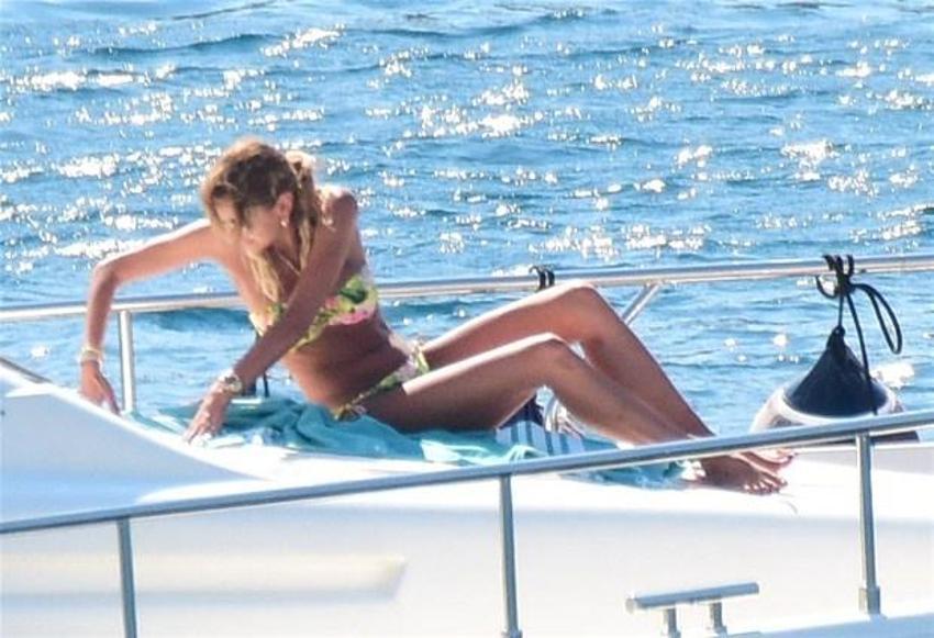 Özge Ulusoy'un keyfi yerinde!