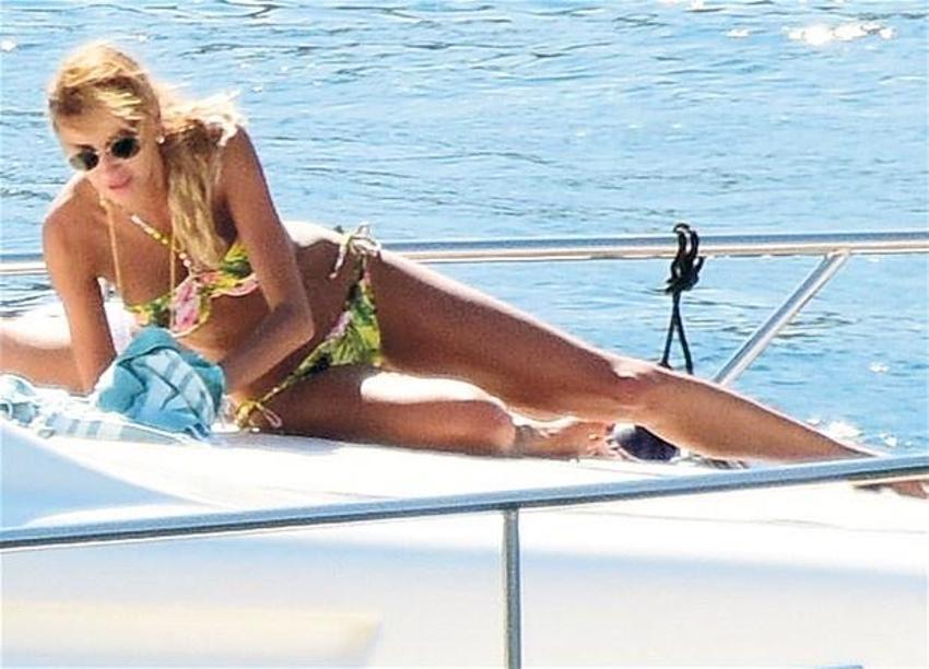 Özge Ulusoy'un keyfi yerinde!