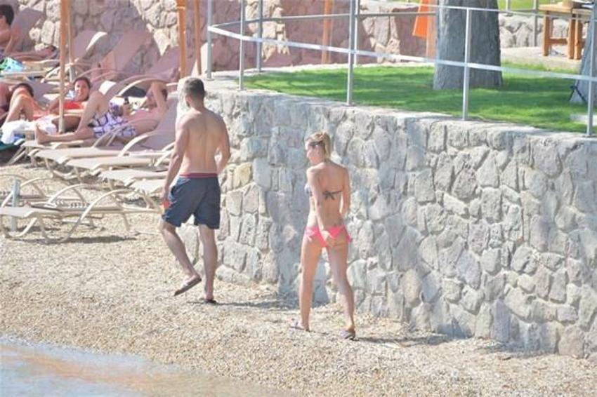 Gamze Özçelik kendini dine adadı!