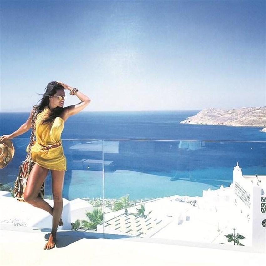 Eda Taşpınar yine yaptı yapacağını...