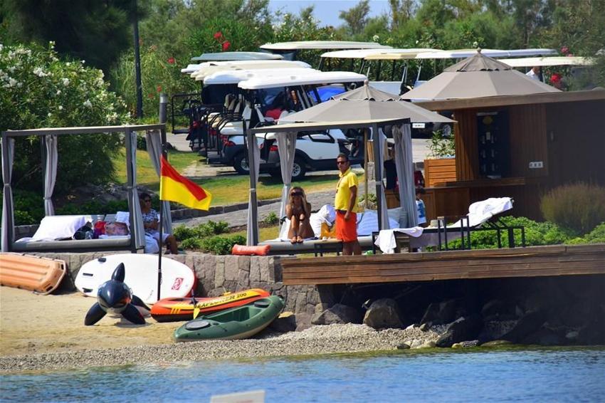 Işıl Reçber'den dürbünle kontrol