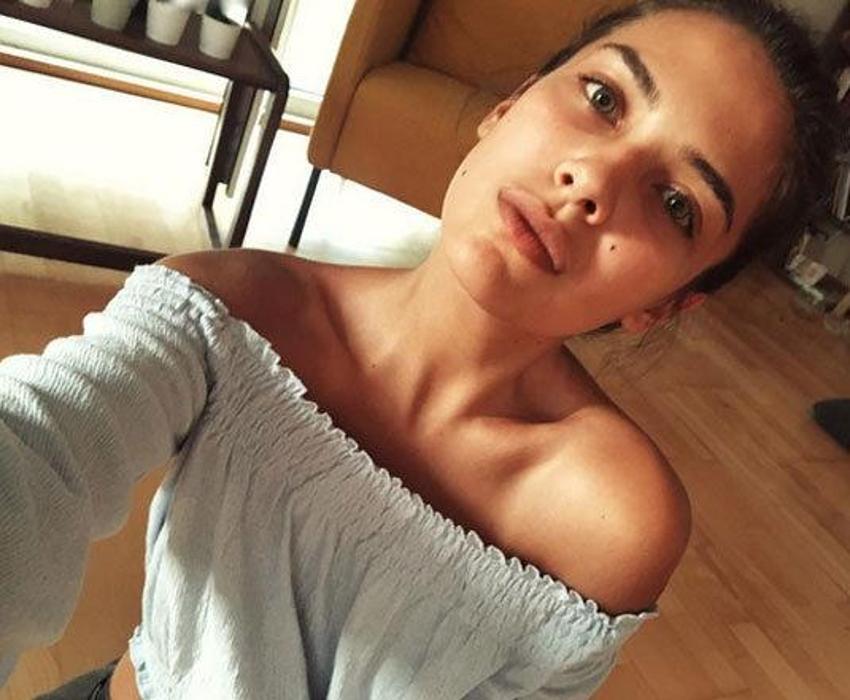 Kırgın Çiçekler'in Eylül'ü sevgilisiyle tatilde!