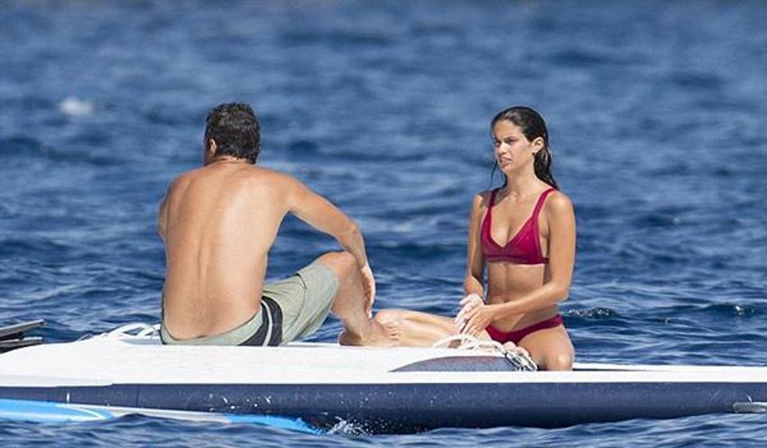 Sara Sampaio kusursuz fiziğiyle nefes kesti!
