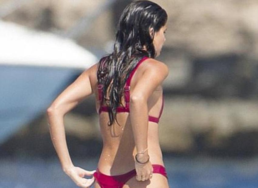 Sara Sampaio kusursuz fiziğiyle nefes kesti!