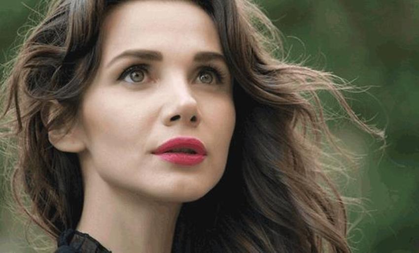 Yasemin Hadivent yıllanmış şarap gibi!