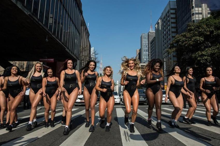 'En güzel popo' adayları ortalığı karıştırdı!