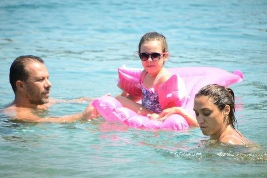 Zuhal Topal bikinili böyle yakalandı!