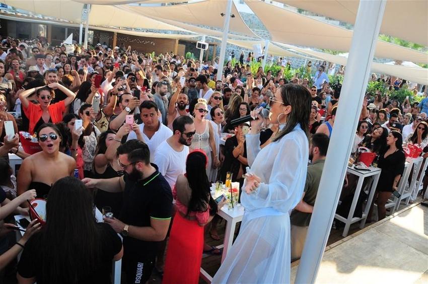 Gülşen'in transparan azizliği
