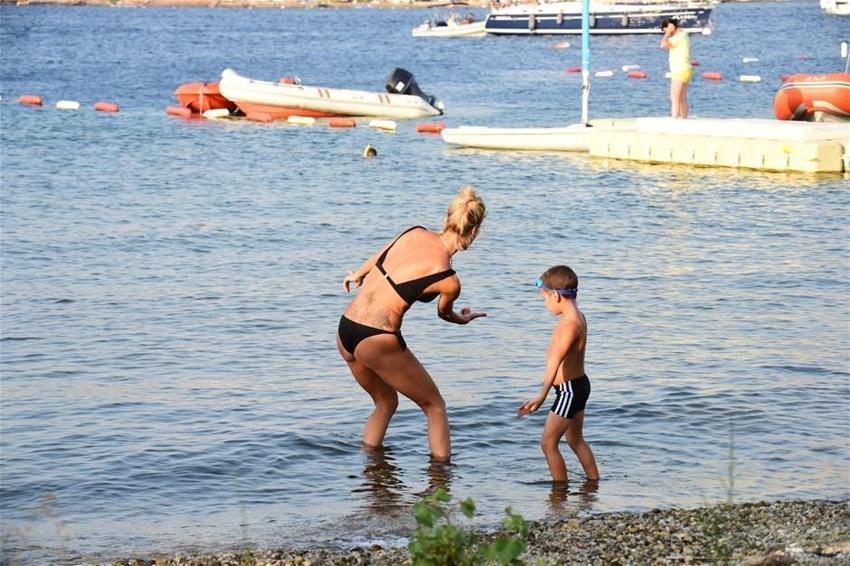 İşte Çağla Şıkel'in tatil arkadaşı!