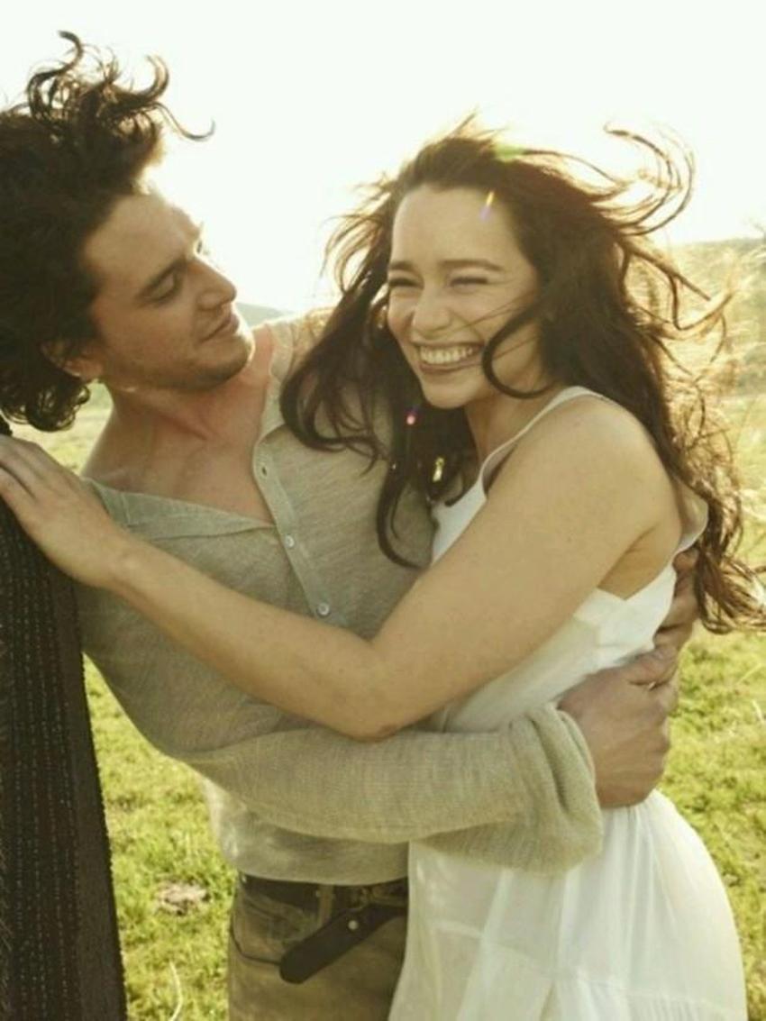‘Jon Snow’ ve ‘Daenerys Targaryen’ neden öpüştü?