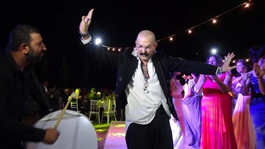 Azra Akın, Trakya usulü düğünle dünyaevine girdi!