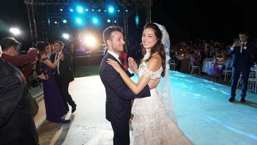 Azra Akın, Trakya usulü düğünle dünyaevine girdi!