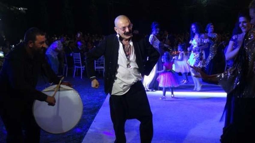 Azra Akın, Trakya usulü düğünle dünyaevine girdi!