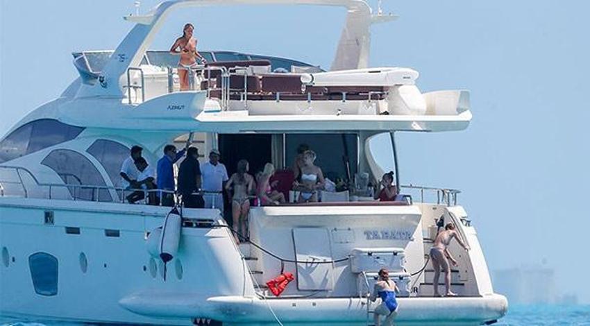 Cara Delevingne çok fena yakalandı!