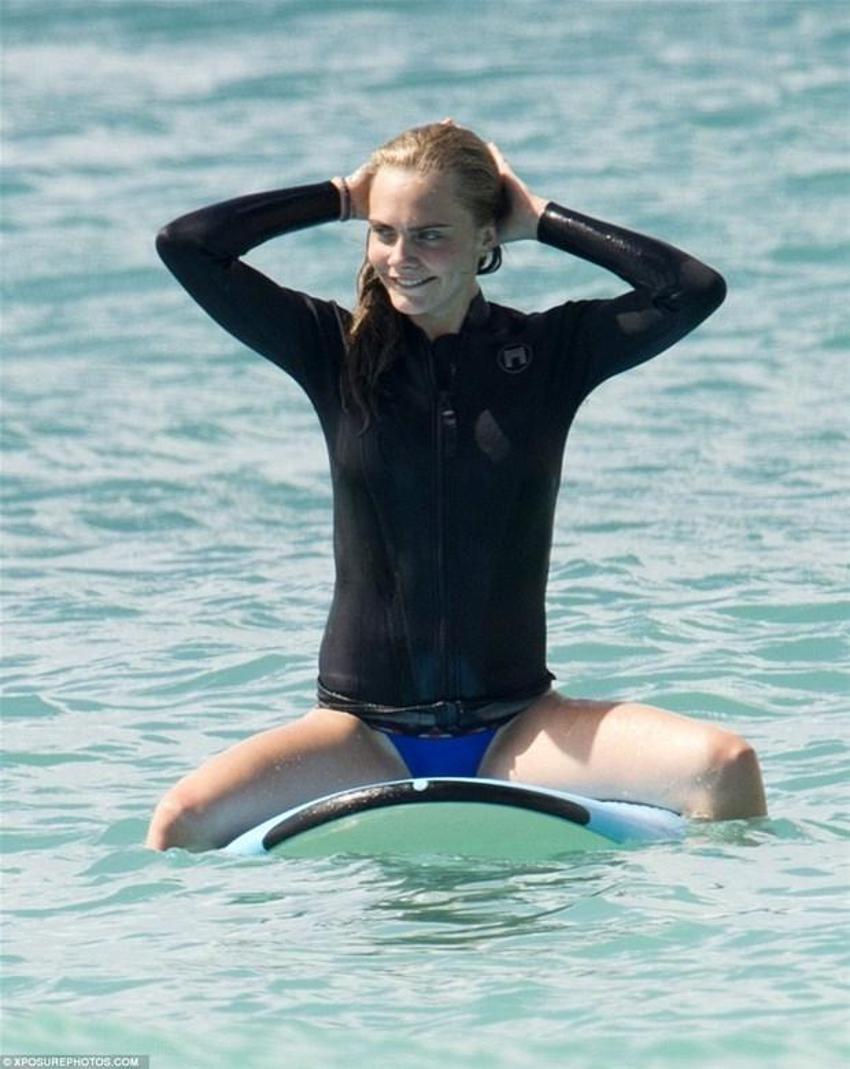 Cara Delevingne çok fena yakalandı!