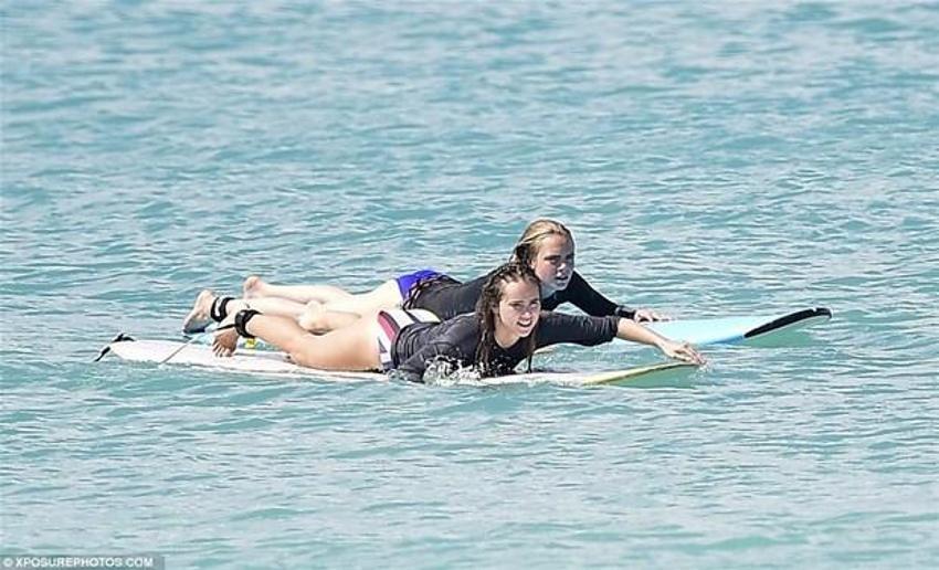 Cara Delevingne çok fena yakalandı!