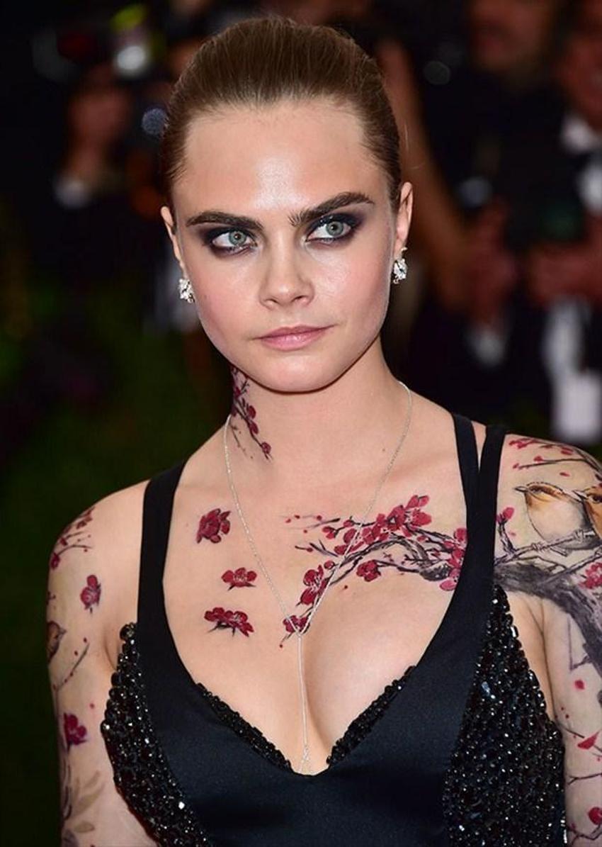 Cara Delevingne çok fena yakalandı!