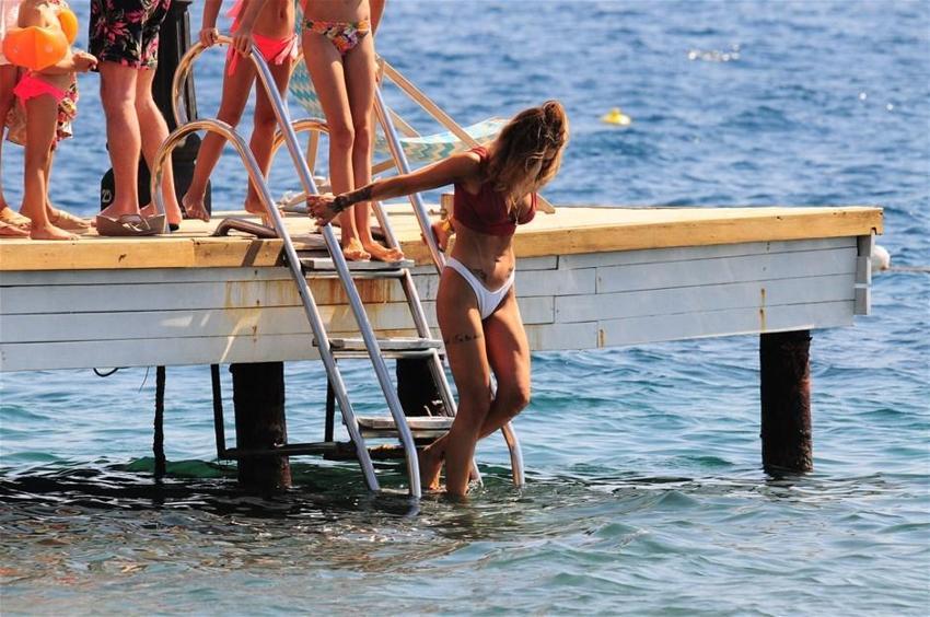 Eliz’den vücut şov