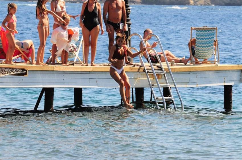 Eliz’den vücut şov