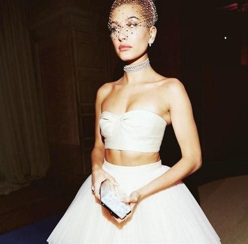 Dünyanın en seksi kadını Hailey Baldwin itiraf etti!