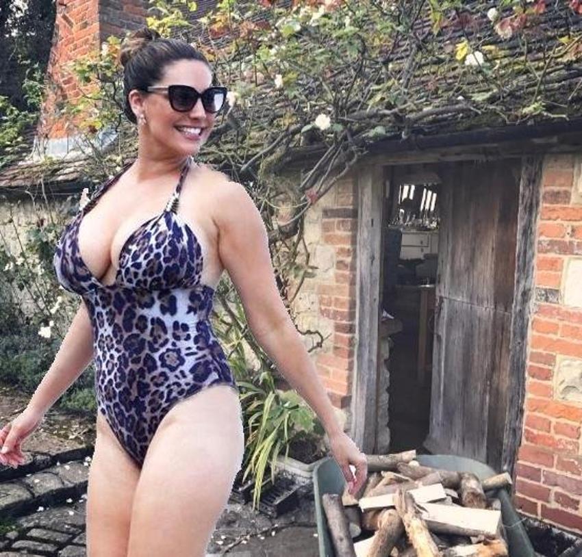 Kelly Brook Bodrum'da estetikçi arıyor!