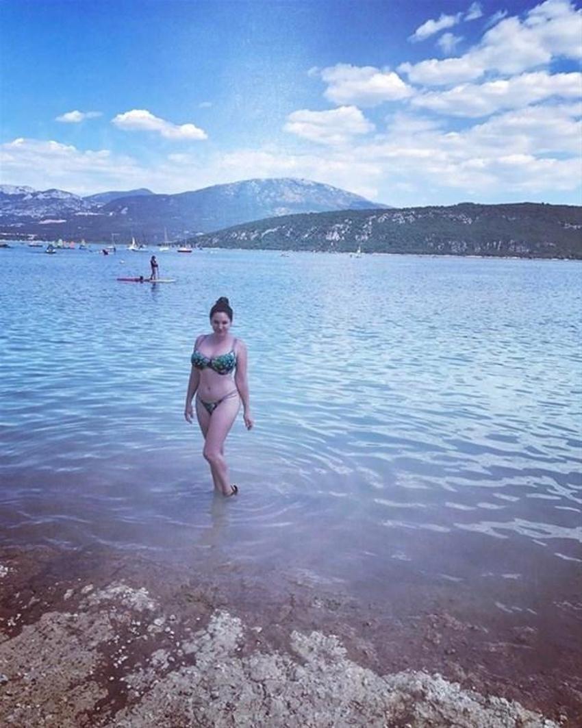 Kelly Brook Bodrum'da estetikçi arıyor!