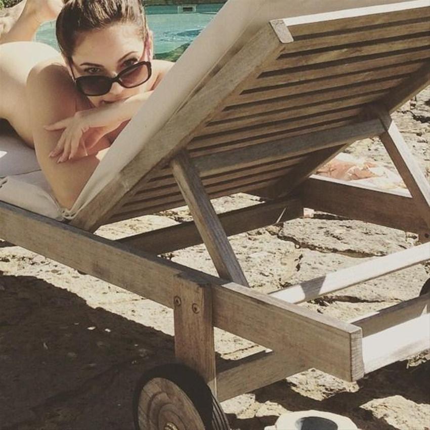 Kelly Brook Bodrum'da estetikçi arıyor!