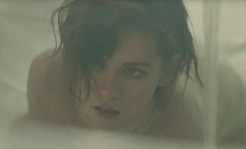 Kristen Stewart'tan çıplak reklam!