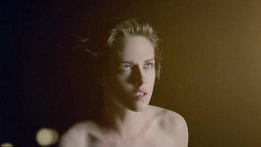 Kristen Stewart'tan çıplak reklam!