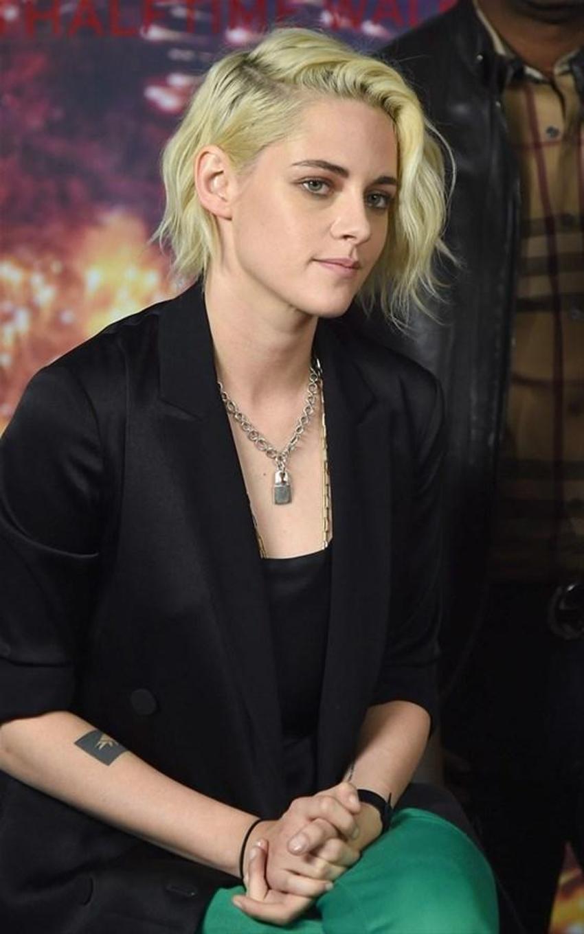 Kristen Stewart'tan çıplak reklam!