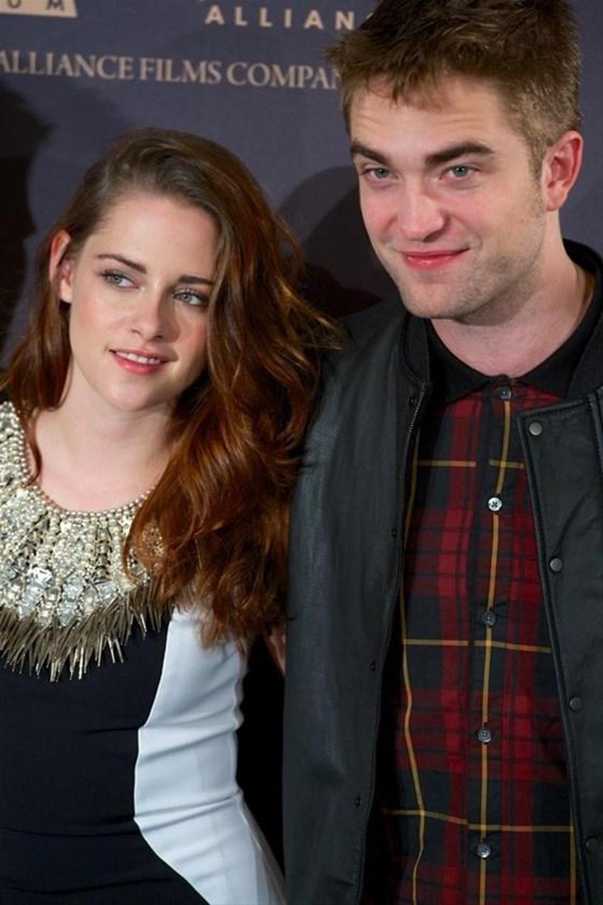 Kristen Stewart'tan çıplak reklam!