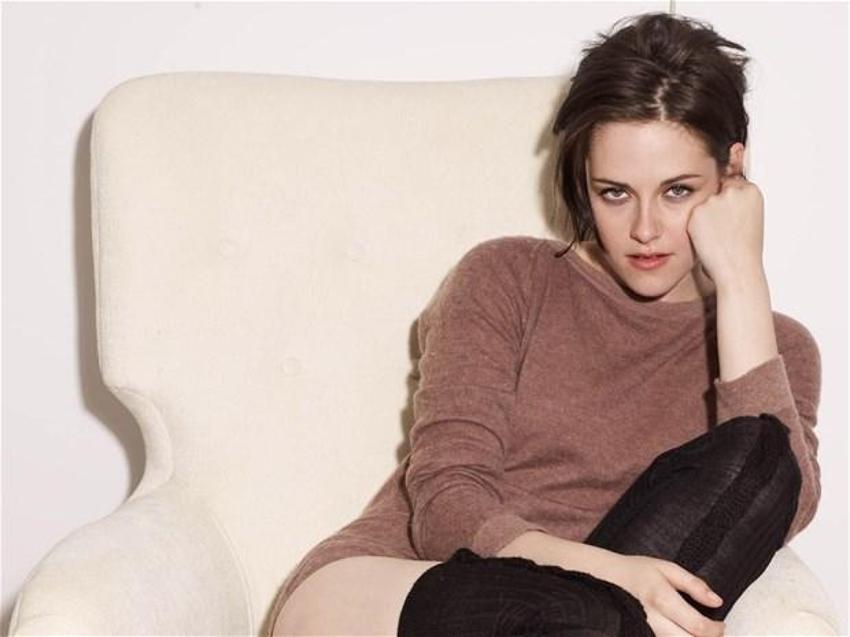 Kristen Stewart'tan çıplak reklam!
