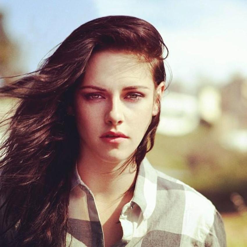 Kristen Stewart'tan çıplak reklam!