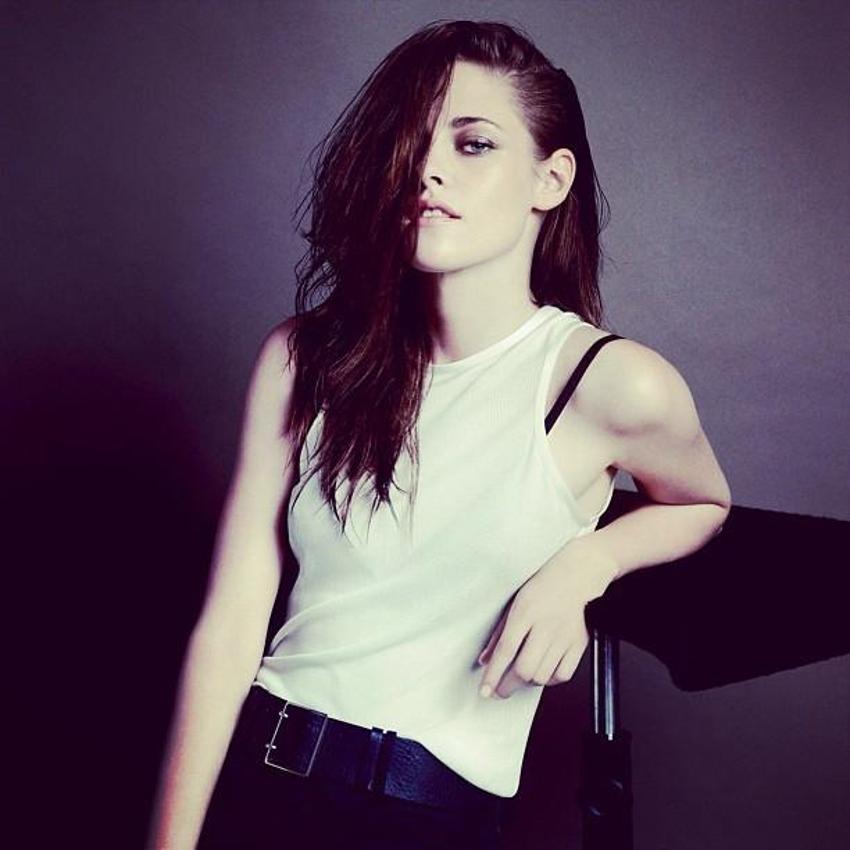 Kristen Stewart'tan çıplak reklam!