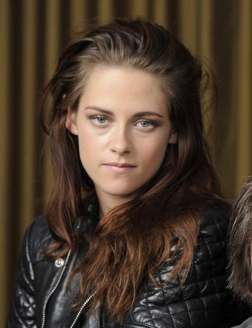 Kristen Stewart'tan çıplak reklam!