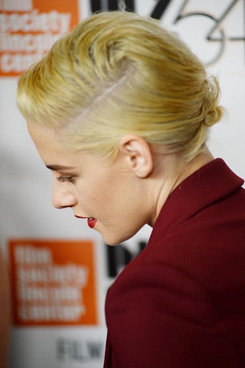 Kristen Stewart'tan çıplak reklam!