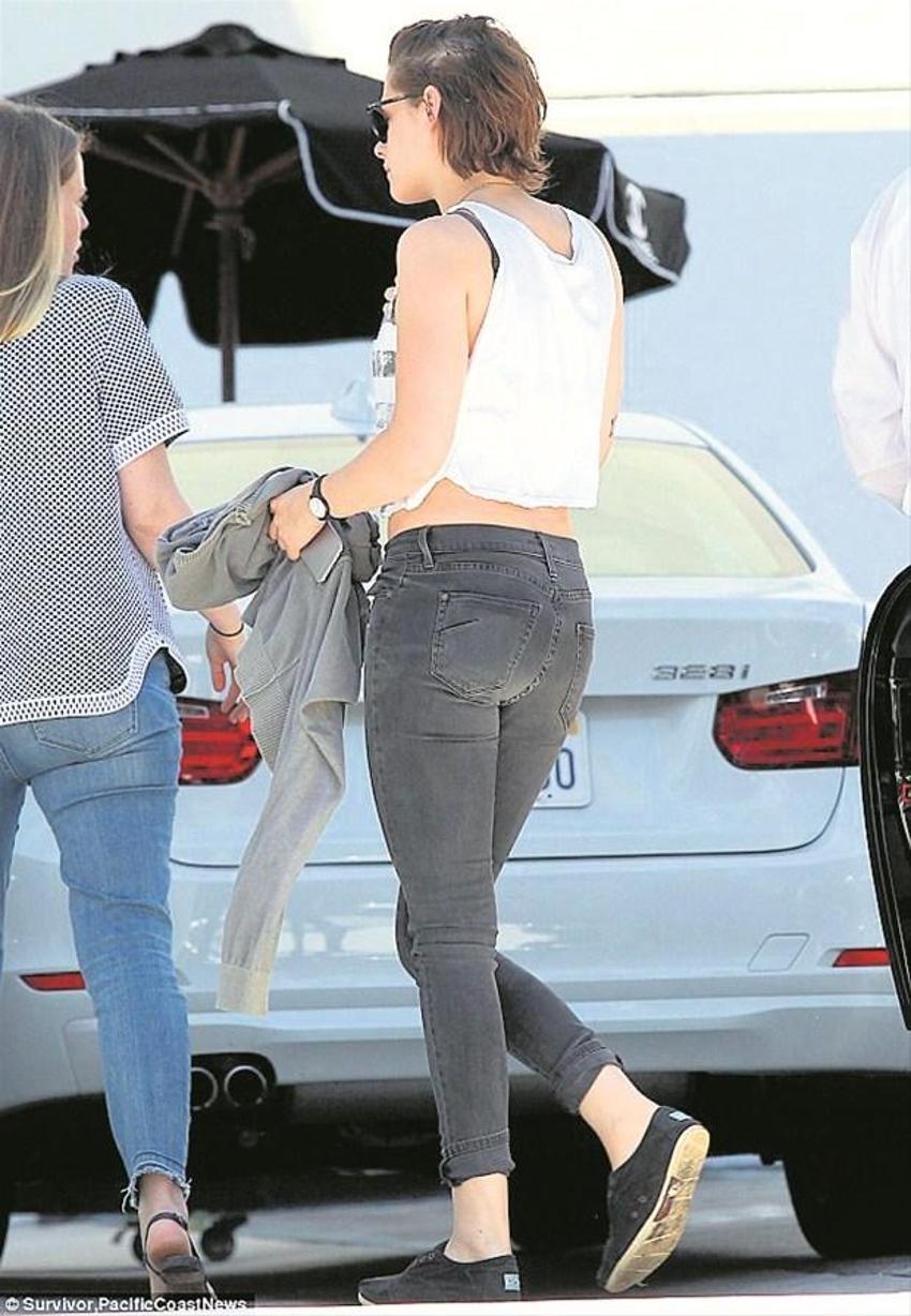 Kristen Stewart'tan çıplak reklam!