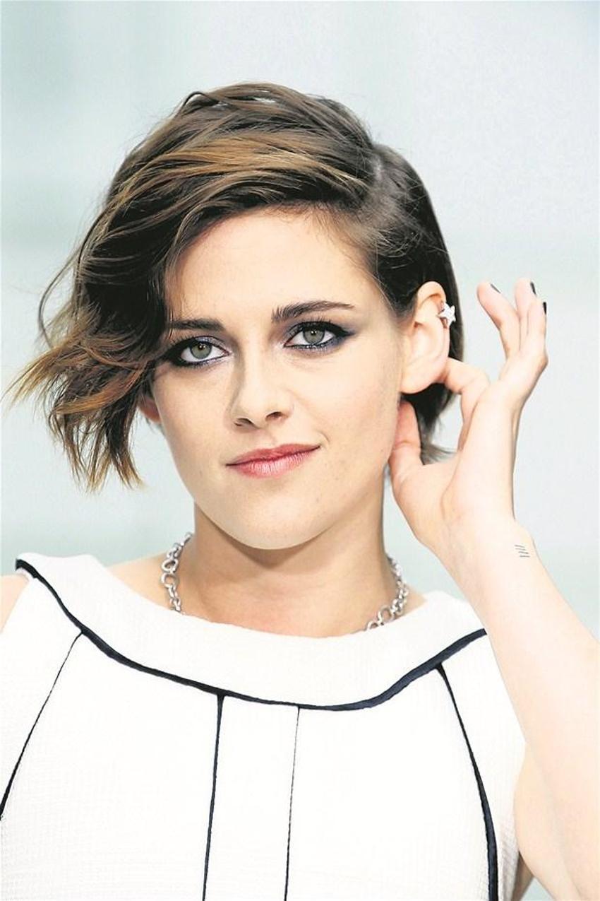 Kristen Stewart'tan çıplak reklam!